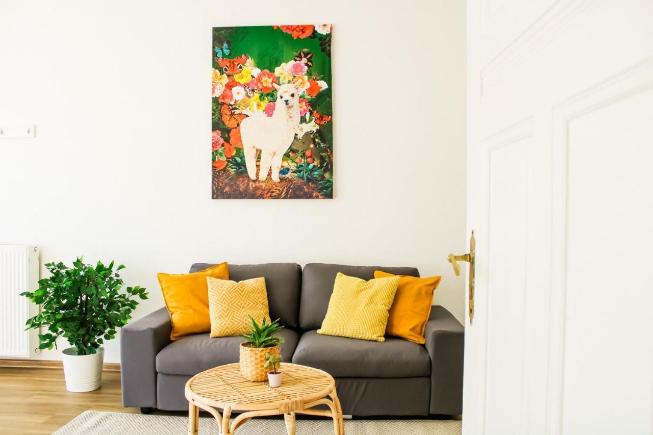 Apartamento Bright 2 Bedroom In Convinient Location *